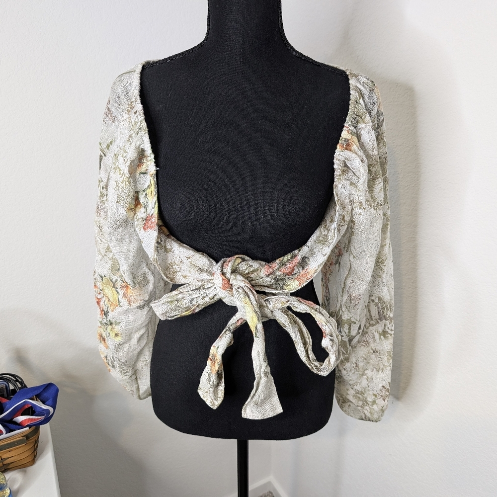 💘 NWOT 12th Tribe Versailles White Green Orange Floral Linen Cropped Wrap Top - Picture 2 of 6